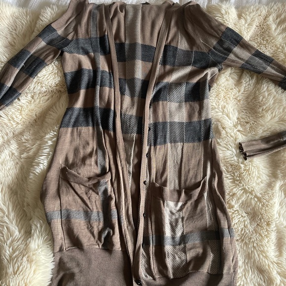 Burberry sweater - Picture 6 of 10